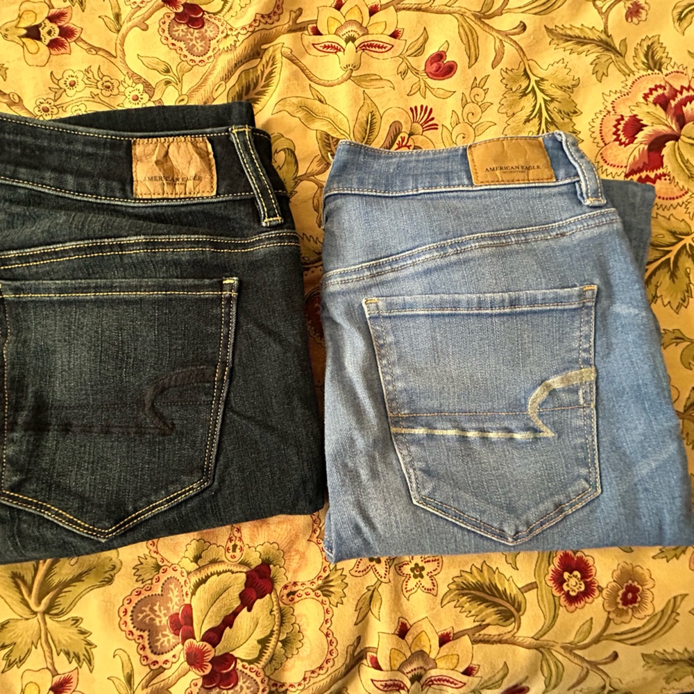 Women’s American Eagle Size 4 Extra Long 2 Pair Of Blue Jeans
